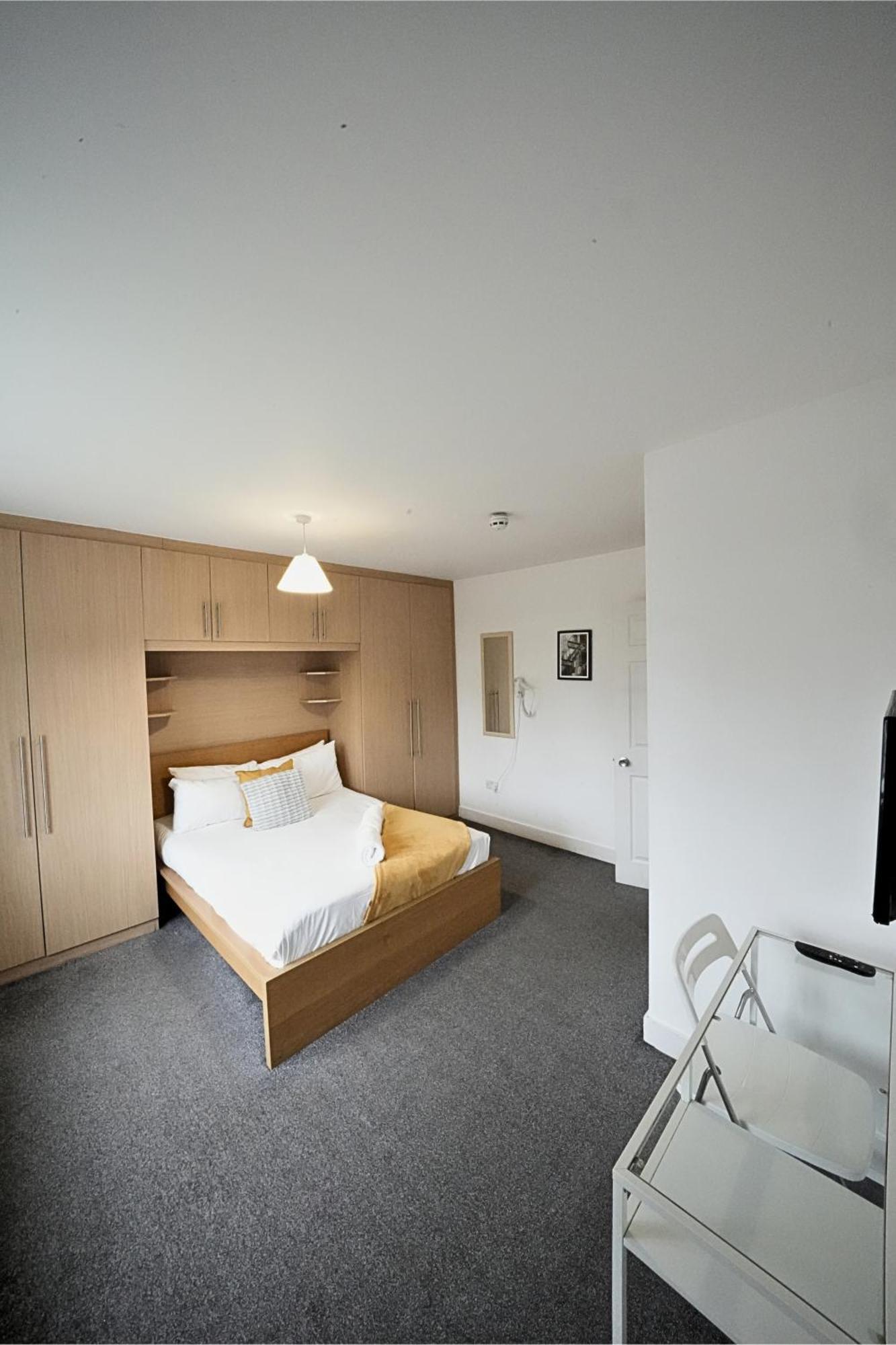 The Great Airport Place-Private Bedrooms With Private Bathroom-1 Bus To Heathrow Airport-5 Minutes By Car- Helpful Advice From Our Team Harmondsworth Exterior foto