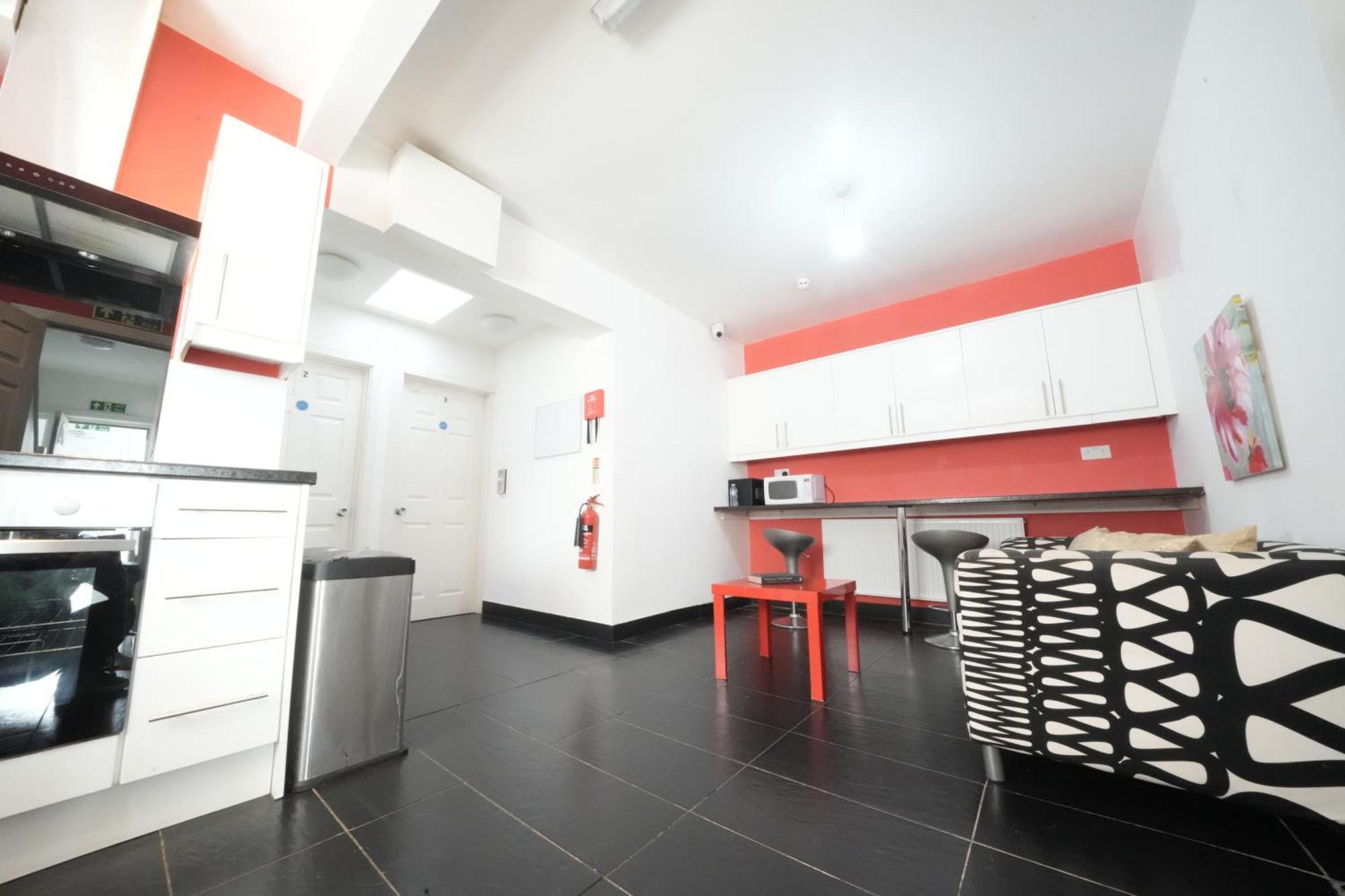 The Great Airport Place-Private Bedrooms With Private Bathroom-1 Bus To Heathrow Airport-5 Minutes By Car- Helpful Advice From Our Team Harmondsworth Exterior foto