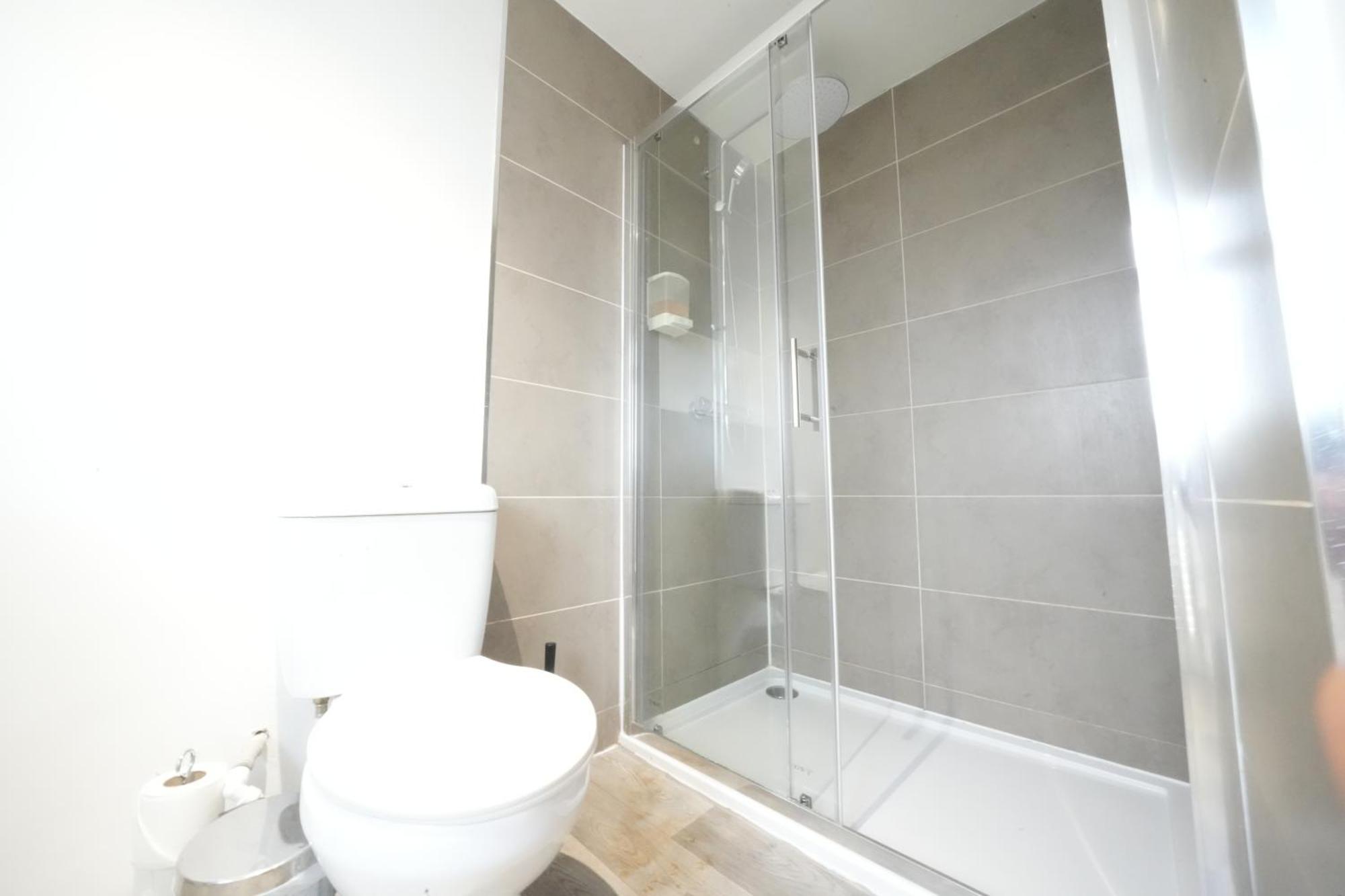 The Great Airport Place-Private Bedrooms With Private Bathroom-1 Bus To Heathrow Airport-5 Minutes By Car- Helpful Advice From Our Team Harmondsworth Exterior foto