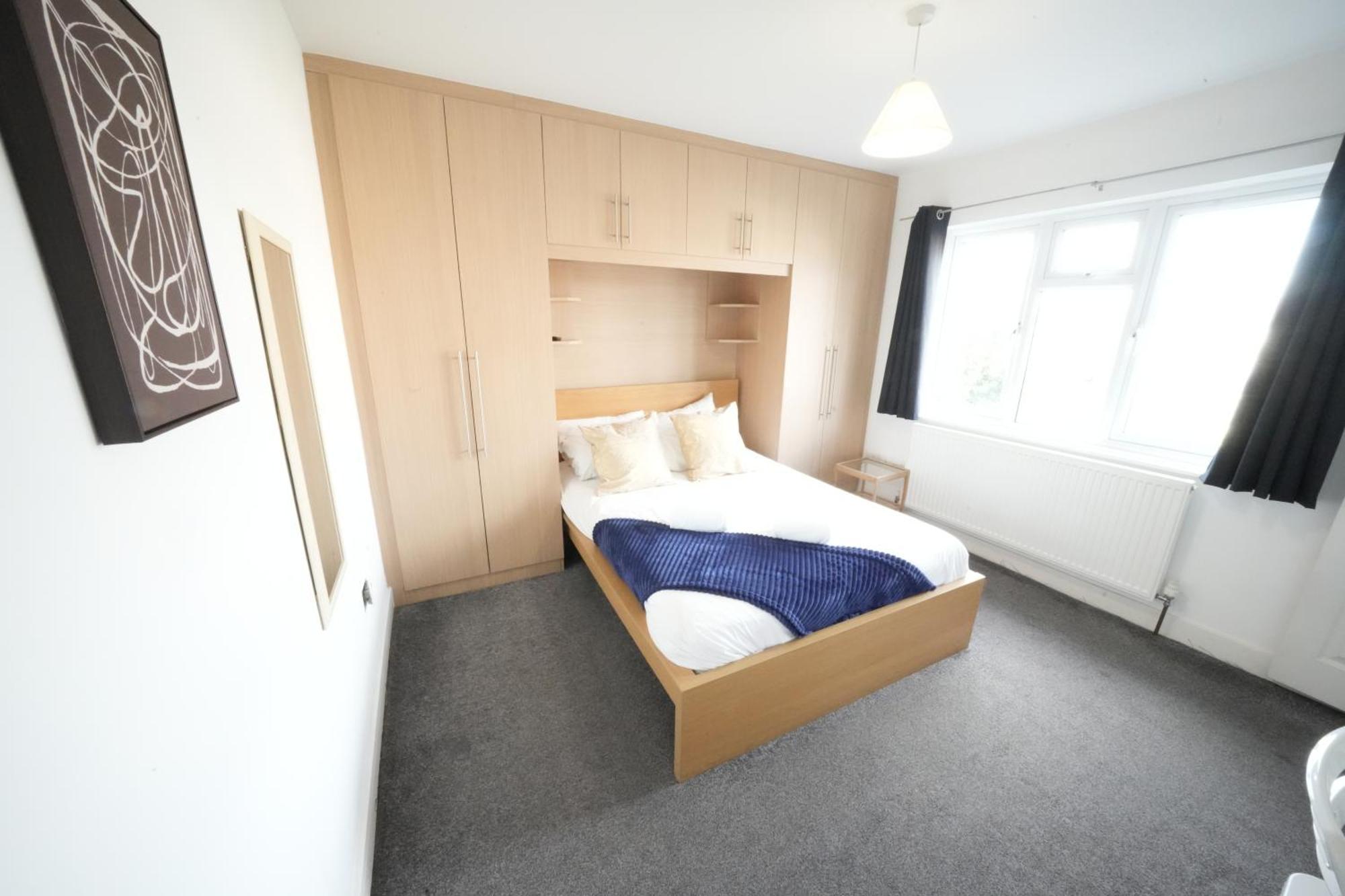The Great Airport Place-Private Bedrooms With Private Bathroom-1 Bus To Heathrow Airport-5 Minutes By Car- Helpful Advice From Our Team Harmondsworth Exterior foto
