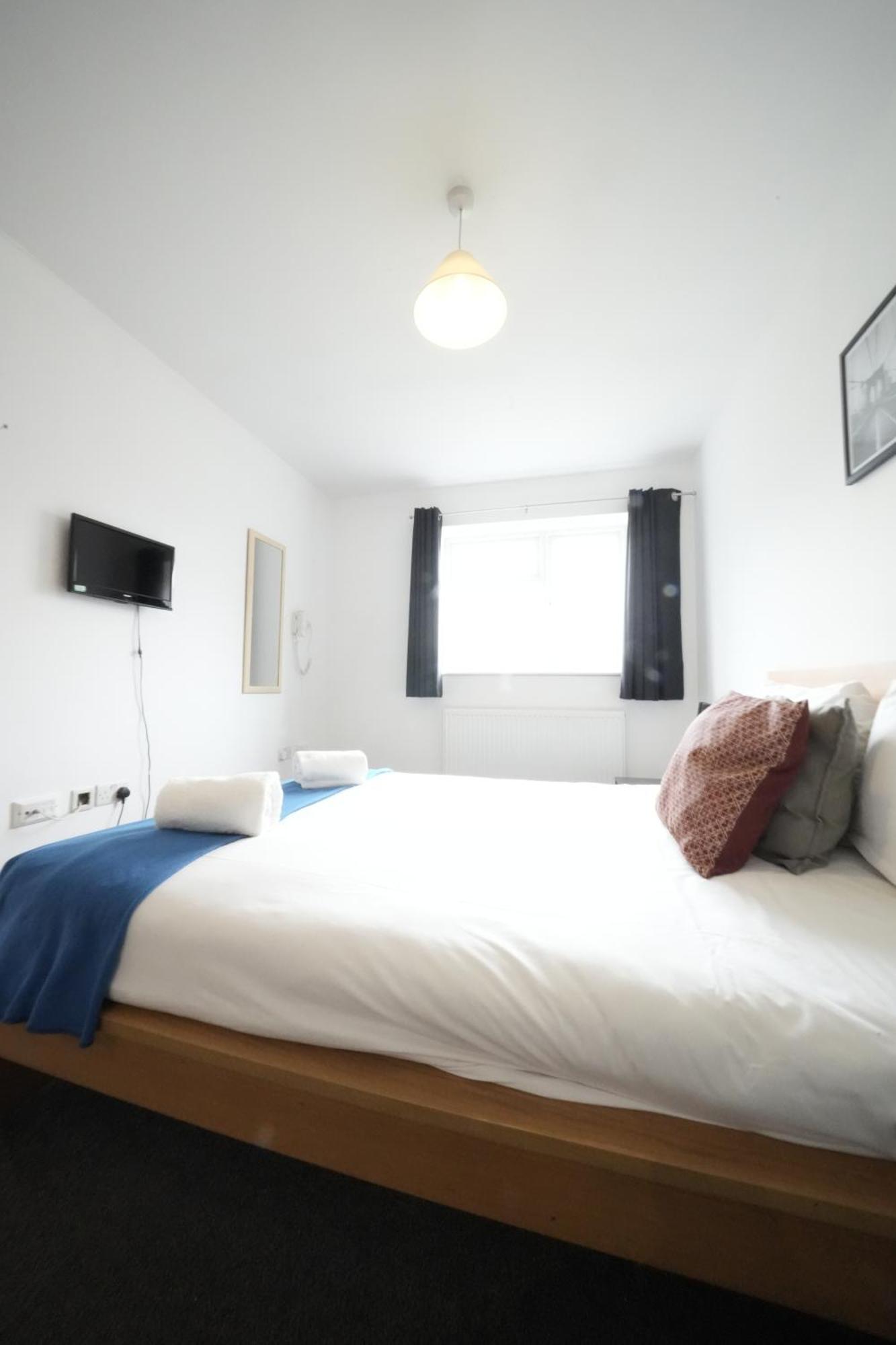 The Great Airport Place-Private Bedrooms With Private Bathroom-1 Bus To Heathrow Airport-5 Minutes By Car- Helpful Advice From Our Team Harmondsworth Exterior foto
